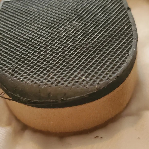 Shoes - Picture 3 of 4